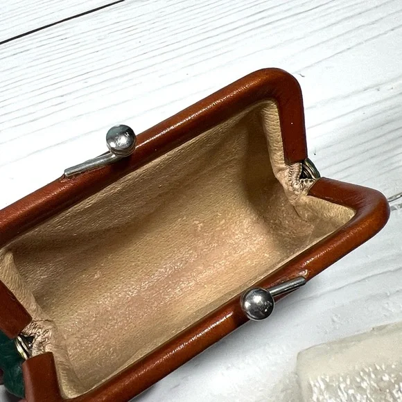 🦆 DOONEY & BOURKE LEATHER KISSLOCK COIN POUCH IN FOREST GREEN WITH TAN TRIM - Picture 8 of 10